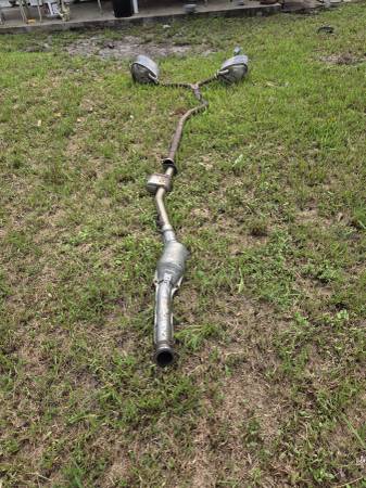 Subaru 2023 wrx premium OE full complete sets mufflers,pipes, dovoz USA — foto 2 z 6