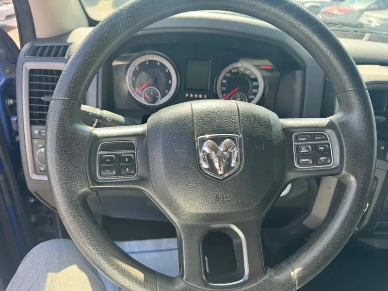 2017 RAM 1500 ST, modrá, 259 800 km, dovoz Kanada — foto 10 z 12