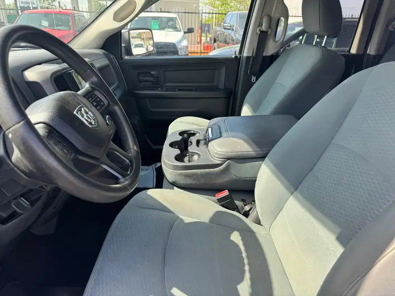 2017 RAM 1500 ST, modrá, 259 800 km, dovoz Kanada — foto 7 z 12
