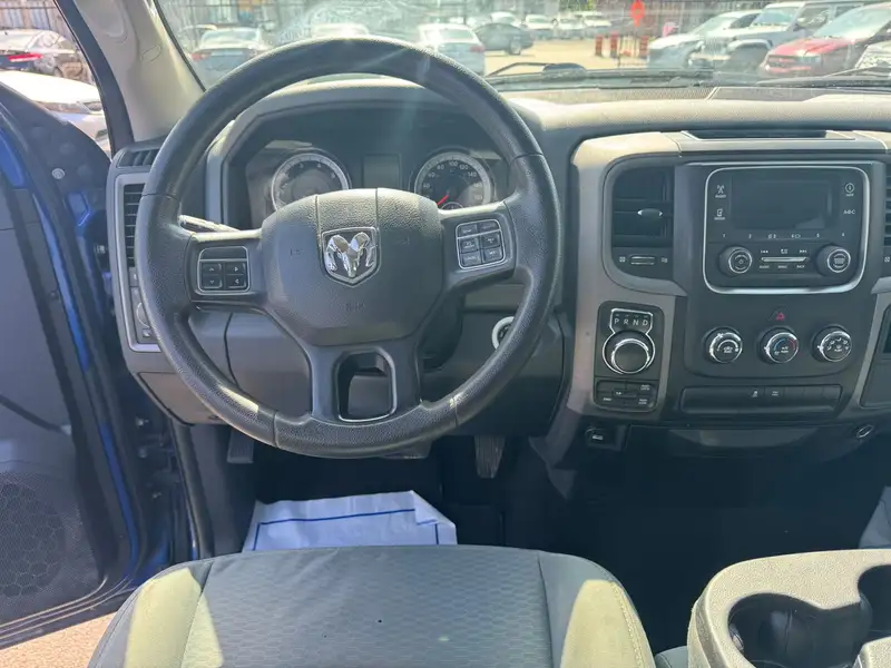 2017 RAM 1500 ST, modrá, 259 800 km, dovoz Kanada — foto 9 z 12