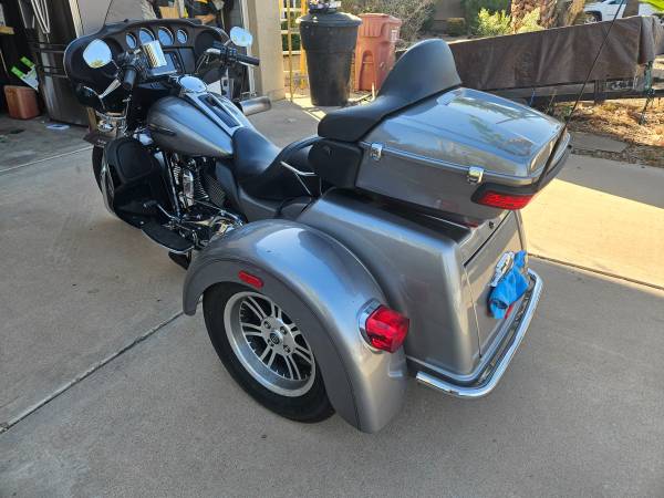 Harley-Davidson, dovoz USA — foto 2 z 5