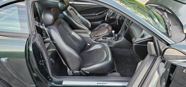 2001 Mustang Bullitt, dovoz USA — foto 9 z 12