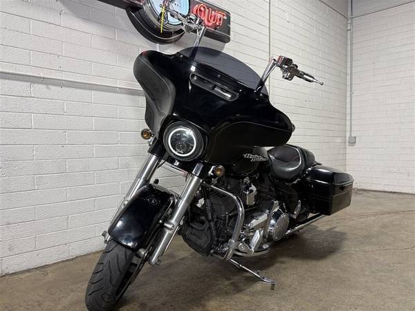 2015 Harley-Davidson, dovoz USA — foto 5 z 11