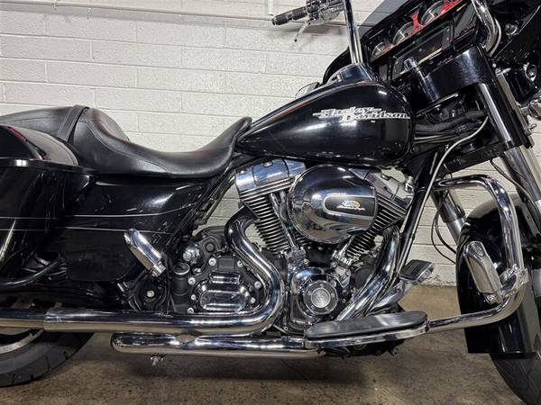 2015 Harley-Davidson, dovoz USA — foto 8 z 11