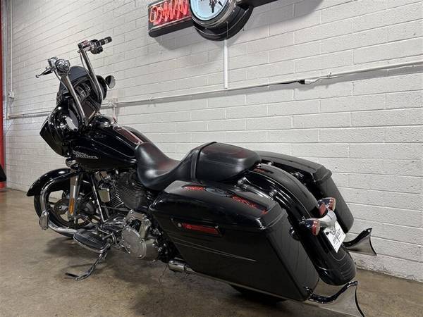 2015 Harley-Davidson, dovoz USA — foto 9 z 11