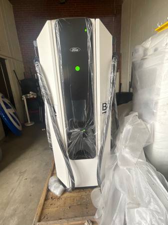 Ev Ford Mach E, Lightning Dual Charging Stations nový, dovoz USA — foto 3 z 7