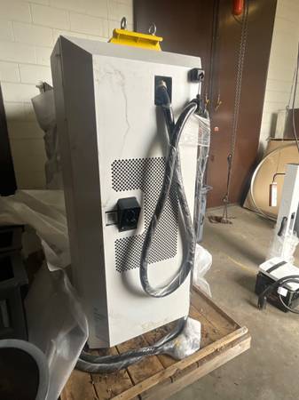 Ev Ford Mach E, Lightning Dual Charging Stations nový, dovoz USA — foto 7 z 7