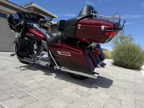 2015 Harley-Davidson, dovoz USA — foto 2 z 12