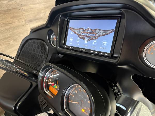 2017 Harley-Davidson, dovoz USA — foto 11 z 12