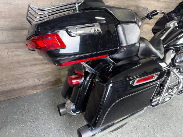 2017 Harley-Davidson, dovoz USA — foto 7 z 12
