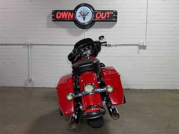2011 Harley-Davidson, dovoz USA — foto 10 z 11