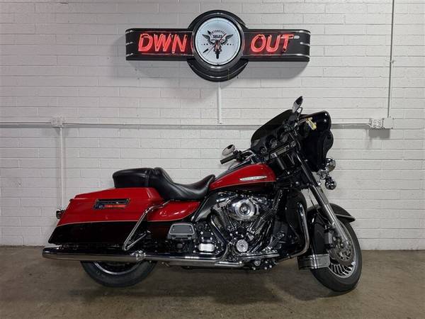 2011 Harley-Davidson, dovoz USA — foto 2 z 11