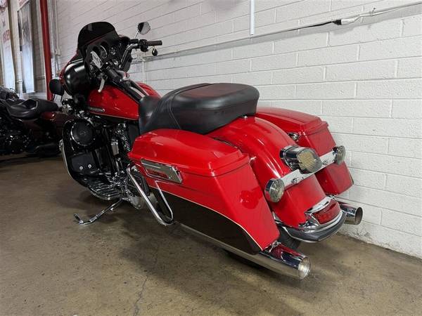 2011 Harley-Davidson, dovoz USA — foto 4 z 11