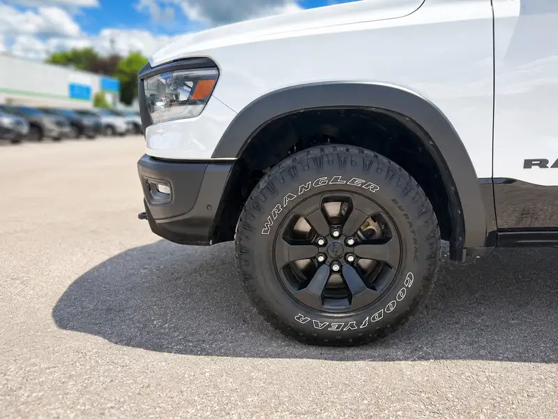2023 RAM 1500, bílá, 114 238 km, dovoz Kanada — foto 3 z 12