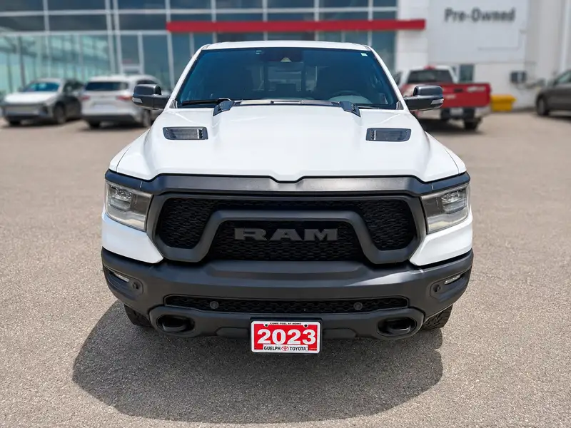 2023 RAM 1500, bílá, 114 238 km, dovoz Kanada — foto 4 z 12