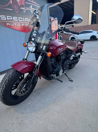 2016 Indian, dovoz USA — foto 2 z 7