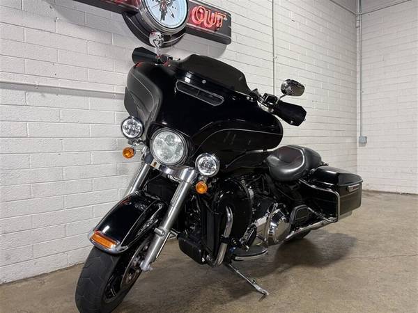 2014 Harley-Davidson, dovoz USA — foto 5 z 11