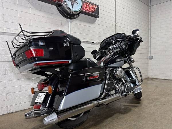 2012 Harley-Davidson, dovoz USA — foto 10 z 11