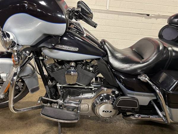 2012 Harley-Davidson, dovoz USA — foto 7 z 11