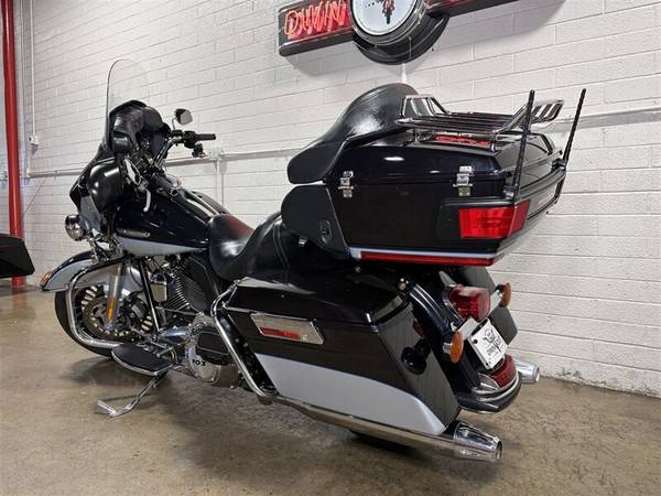 2012 Harley-Davidson, dovoz USA — foto 9 z 11