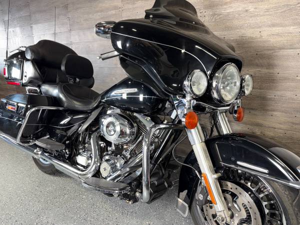 2013 Harley-Davidson, dovoz USA — foto 3 z 12
