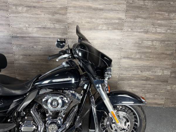 2013 Harley-Davidson, dovoz USA — foto 5 z 12