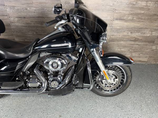 2013 Harley-Davidson, dovoz USA — foto 6 z 12