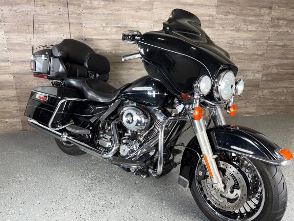 2013 Harley-Davidson, dovoz USA — foto 8 z 12