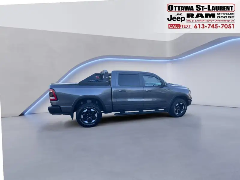 2024 RAM 1500 Crew Cab, šedá, 53 046 km, dovoz Kanada — foto 6 z 12