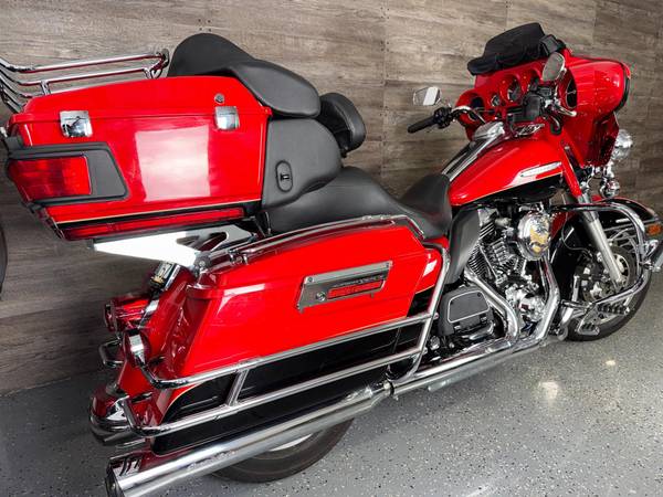 2010 Harley-Davidson, dovoz USA — foto 4 z 12