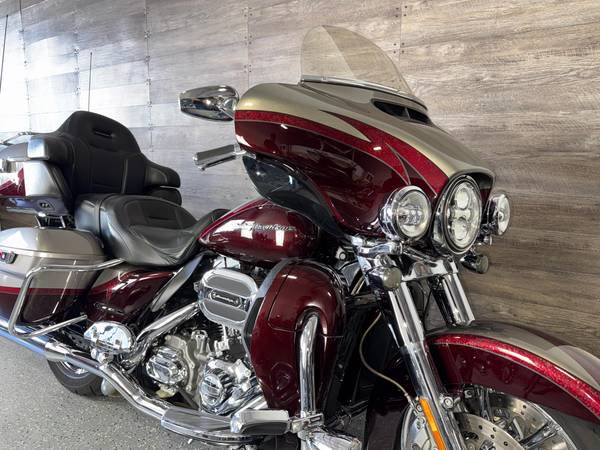 2015 Harley-Davidson, dovoz USA — foto 3 z 12