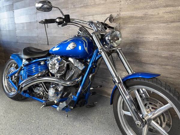 2008 Harley-Davidson, dovoz USA — foto 3 z 12