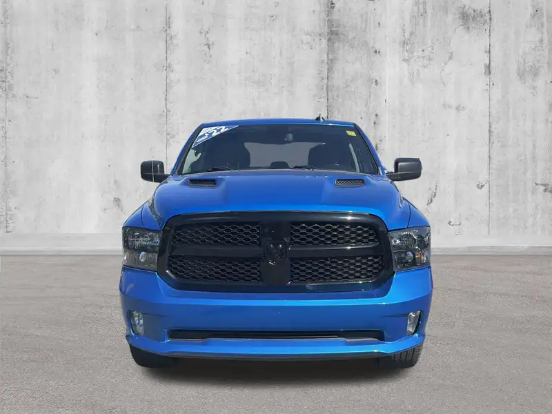 2022 RAM 1500 Express, modrá, 70 566 km, dovoz Kanada — foto 2 z 12