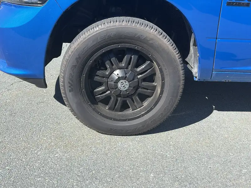 2022 RAM 1500 Express, modrá, 70 566 km, dovoz Kanada — foto 4 z 12