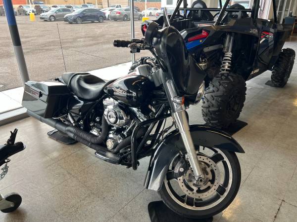 2010 Harley-Davidson, dovoz USA — foto 4 z 11
