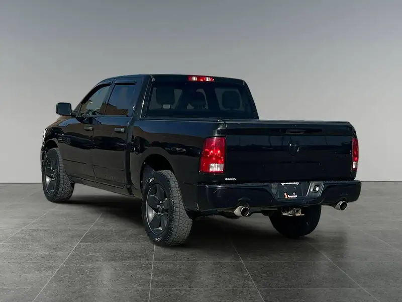 2017 RAM 1500 Express, černá, 169 044 km, dovoz Kanada — foto 3 z 12
