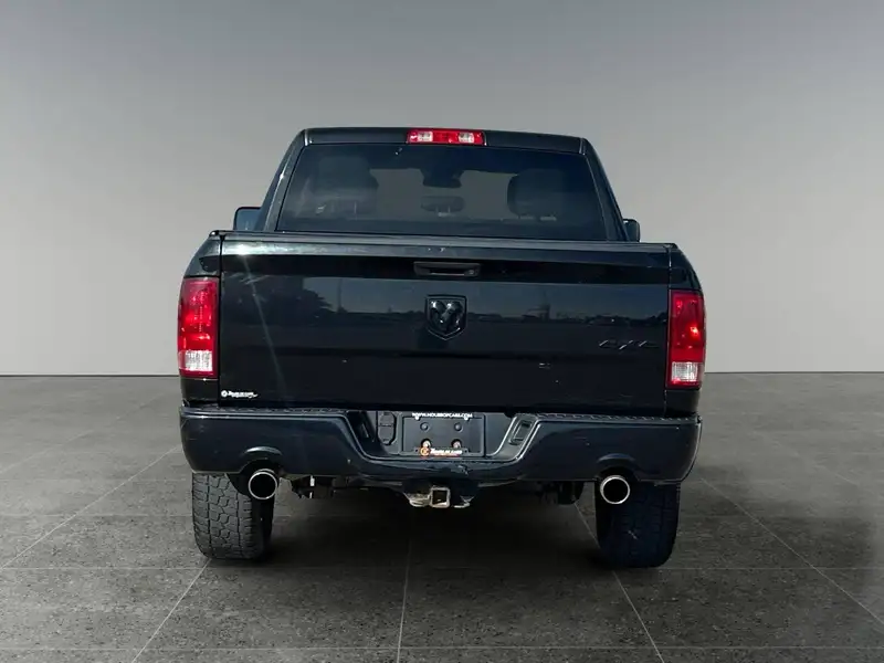 2017 RAM 1500 Express, černá, 169 044 km, dovoz Kanada — foto 4 z 12