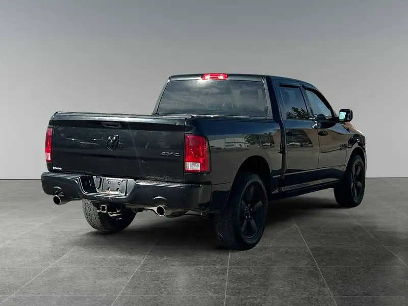 2017 RAM 1500 Express, černá, 169 044 km, dovoz Kanada — foto 5 z 12