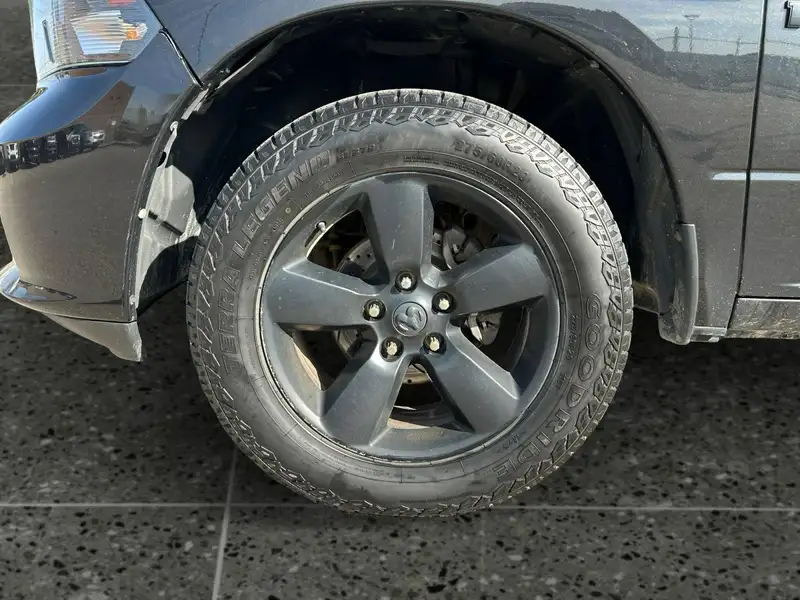2017 RAM 1500 Express, černá, 169 044 km, dovoz Kanada — foto 9 z 12