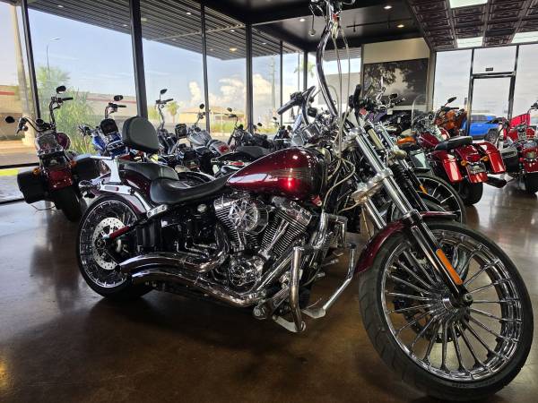 2015 Harley-Davidson, dovoz USA — foto 2 z 12