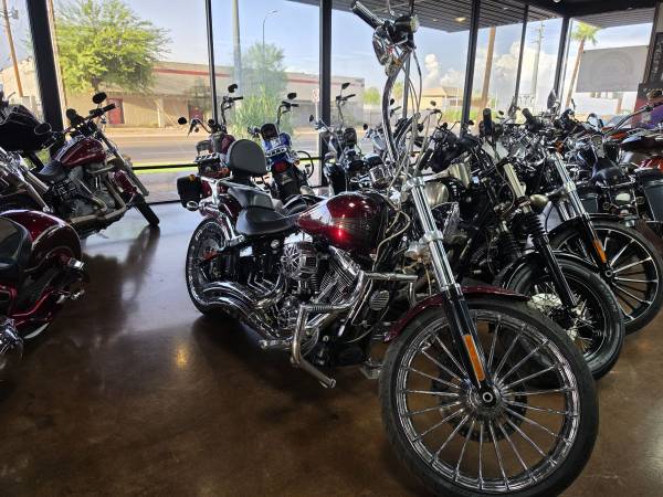 2015 Harley-Davidson, dovoz USA — foto 3 z 12