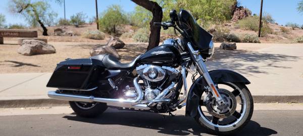 2011 Harley-Davidson, dovoz USA — foto 2 z 12