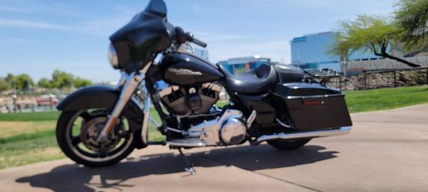 2011 Harley-Davidson, dovoz USA — foto 4 z 12
