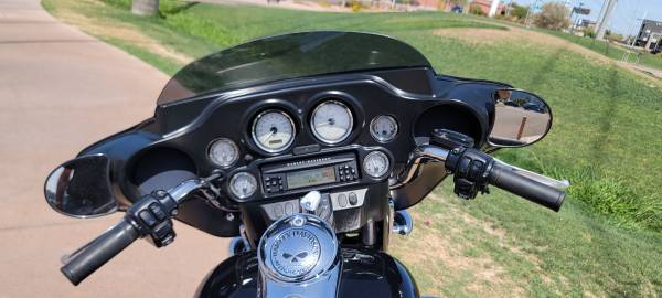 2011 Harley-Davidson, dovoz USA — foto 5 z 12