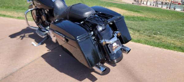 2011 Harley-Davidson, dovoz USA — foto 6 z 12