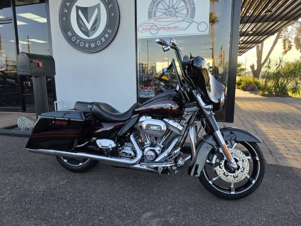 2011 Harley-Davidson, dovoz USA — foto 2 z 6