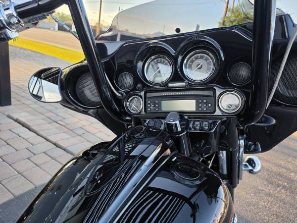 2011 Harley-Davidson, dovoz USA — foto 5 z 6