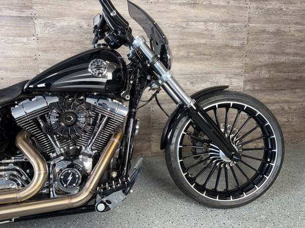 2017 Harley-Davidson, dovoz USA — foto 6 z 12