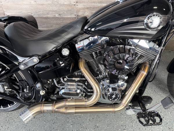 2017 Harley-Davidson, dovoz USA — foto 9 z 12