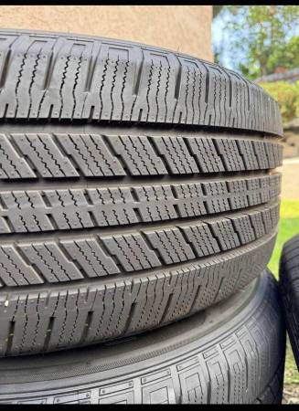 OE F150 Ford Black RIMS and TIRES WHEELS Stock Original Factory 6x135, černá, dovoz USA — foto 4 z 5